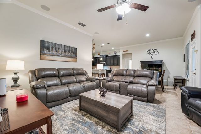 8116 Glenn Day Drive, Arlington, TX 76002