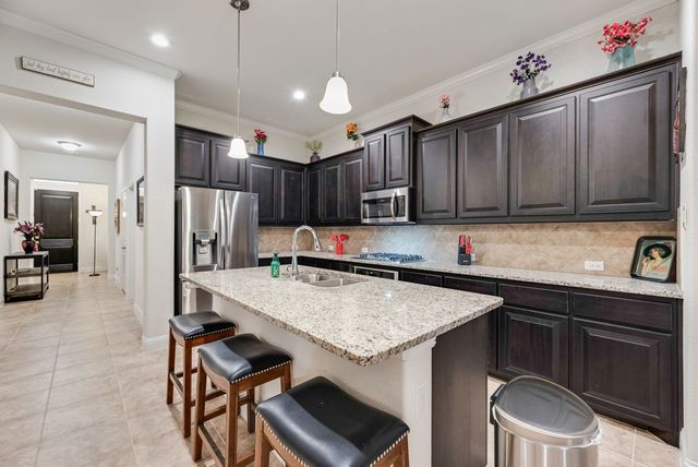 8116 Glenn Day Drive, Arlington, TX 76002