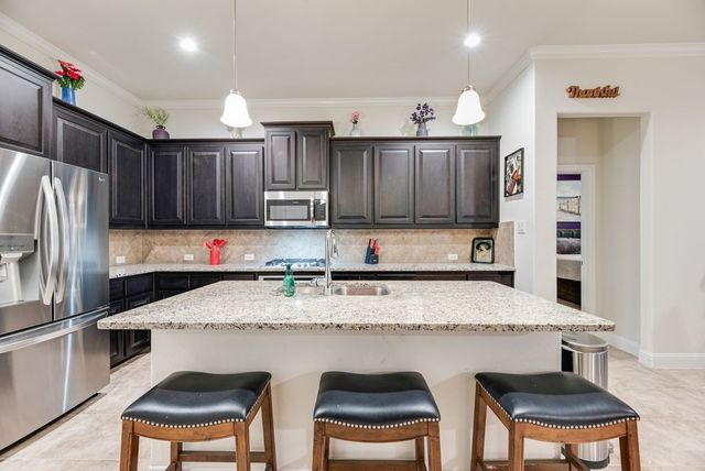 8116 Glenn Day Drive, Arlington, TX 76002