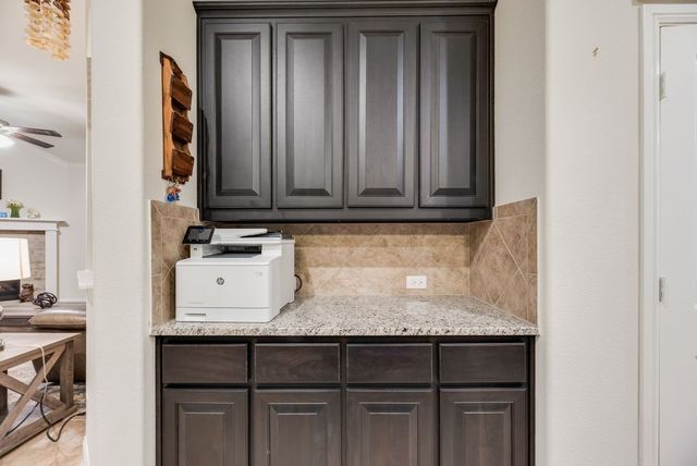 8116 Glenn Day Drive, Arlington, TX 76002