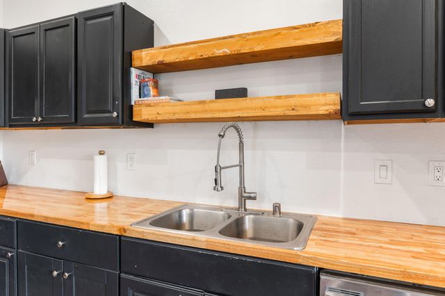 7 Charles Way, Edgewood, NM 87015