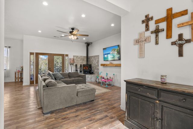 7 Charles Way, Edgewood, NM 87015