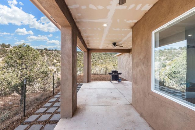 7 Charles Way, Edgewood, NM 87015