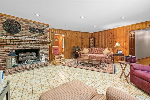 4671 Dogwood Dr, Acworth, GA 30101