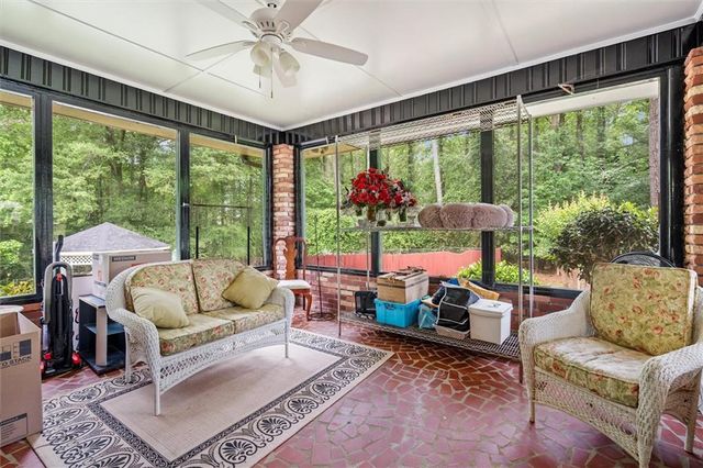 4671 Dogwood Dr, Acworth, GA 30101