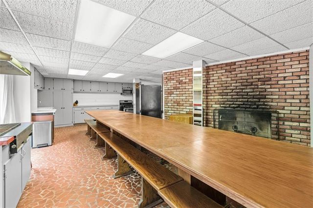 4671 Dogwood Dr, Acworth, GA 30101
