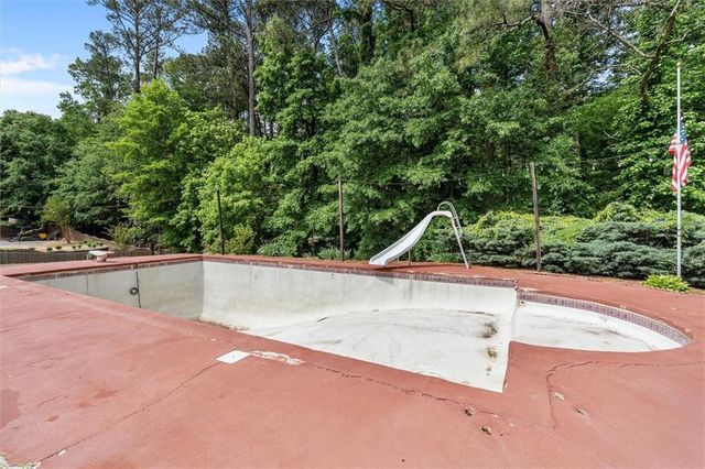 4671 Dogwood Dr, Acworth, GA 30101
