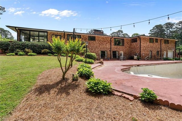 4671 Dogwood Dr, Acworth, GA 30101
