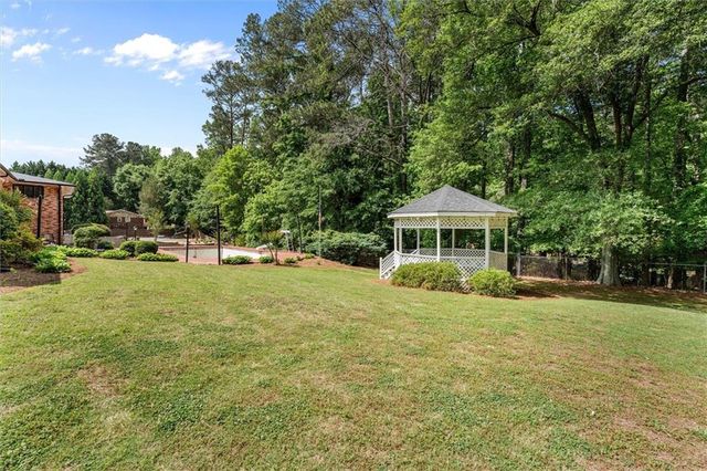 4671 Dogwood Dr, Acworth, GA 30101