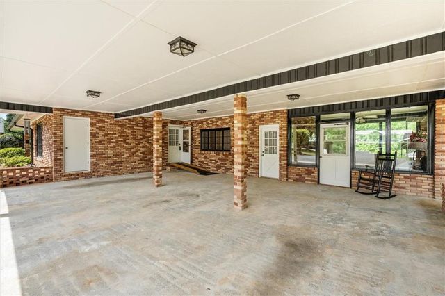 4671 Dogwood Dr, Acworth, GA 30101
