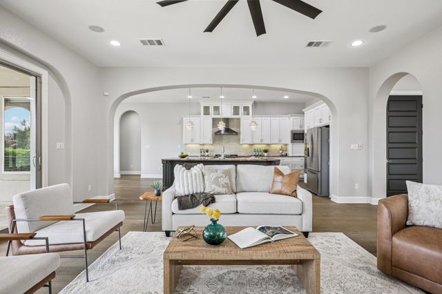 109 Charmstone LN, Georgetown, TX 78628