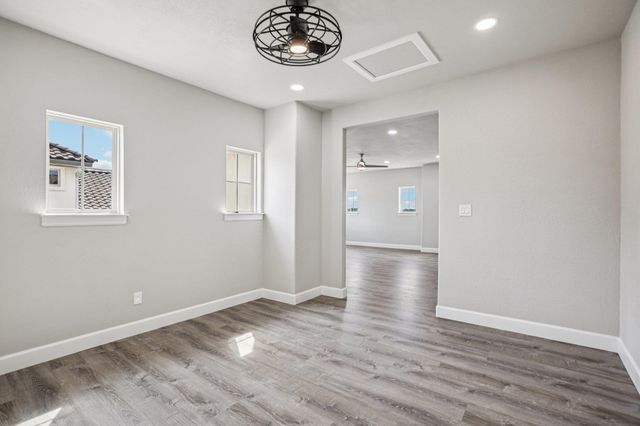 109 Charmstone LN, Georgetown, TX 78628