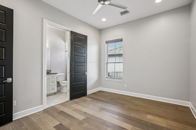 109 Charmstone LN, Georgetown, TX 78628