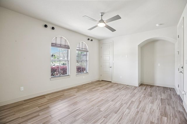 109 Charmstone LN, Georgetown, TX 78628