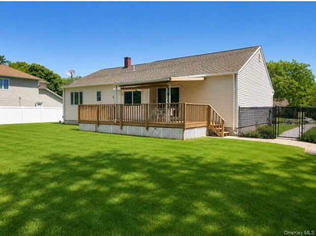 58 Glenmere Lane, Coram, NY 11727