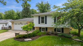1881 Cambridge Lane, Wheaton, IL 60189