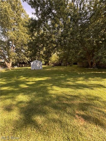 747 W River Road N, Elyria, OH 44035
