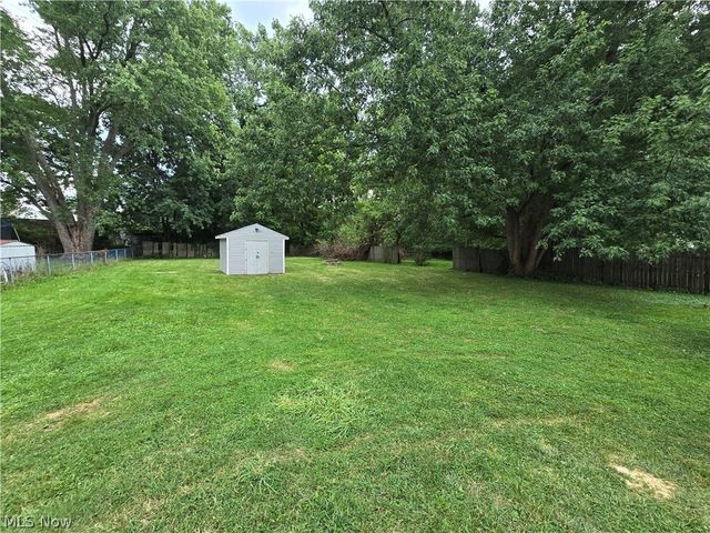 747 W River Road N, Elyria, OH 44035