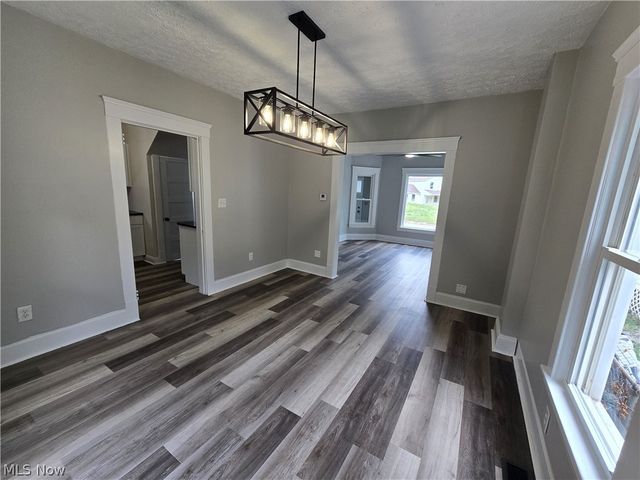 747 W River Road N, Elyria, OH 44035