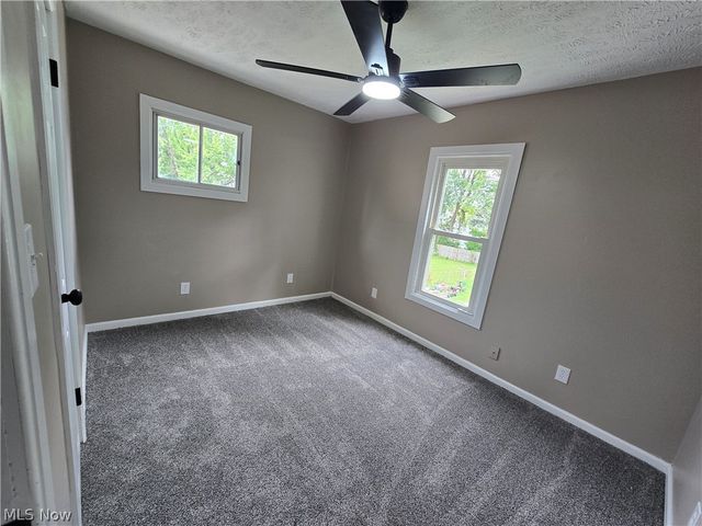 747 W River Road N, Elyria, OH 44035