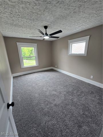 747 W River Road N, Elyria, OH 44035