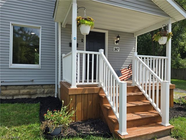 747 W River Road N, Elyria, OH 44035