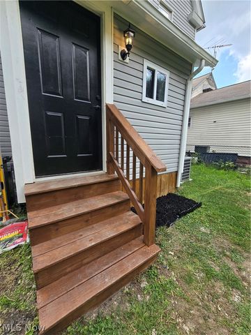 747 W River Road N, Elyria, OH 44035