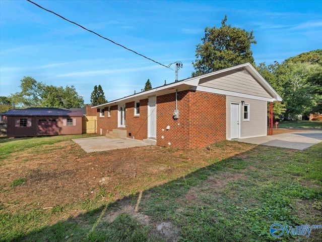 2215 Morningside Drive NW, Huntsville, AL 35810