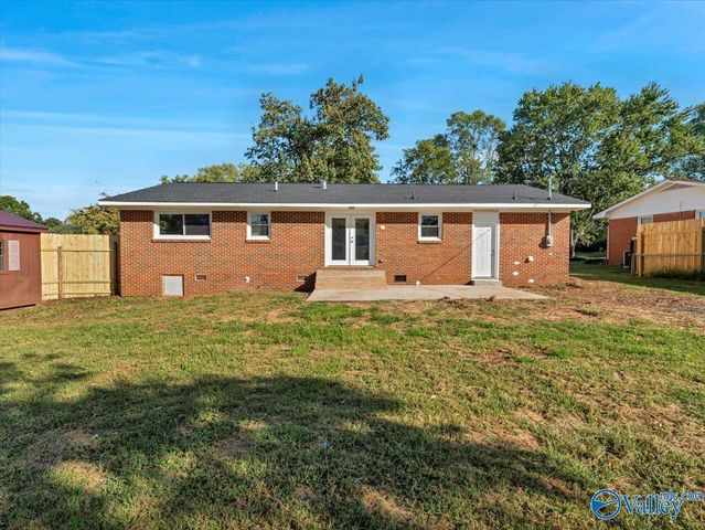 2215 Morningside Drive NW, Huntsville, AL 35810