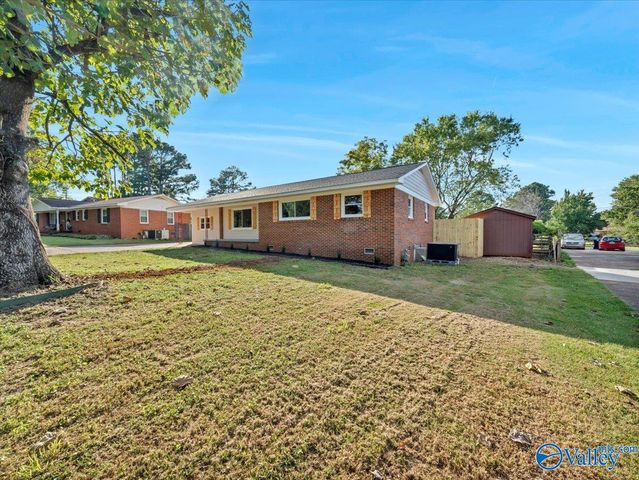 2215 Morningside Drive NW, Huntsville, AL 35810