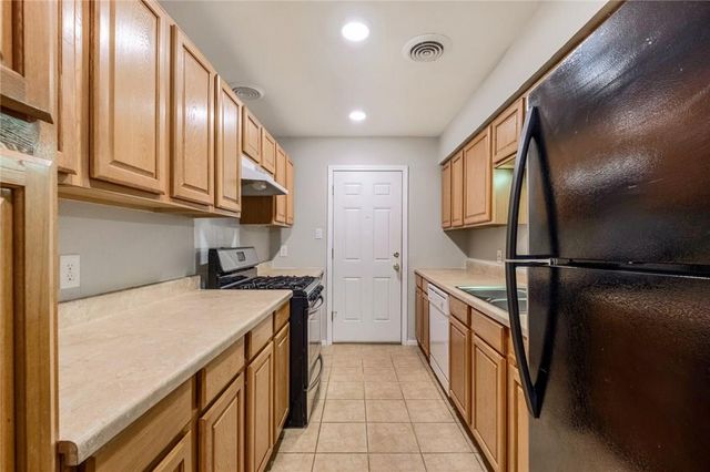 1511 Casey LN, Round Rock, TX 78664