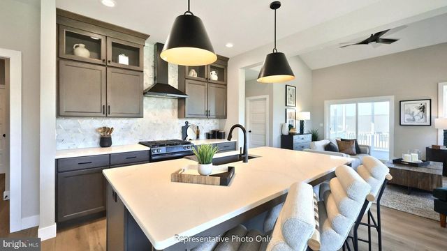 49 CANTERBURY LN, Annville, PA 17003