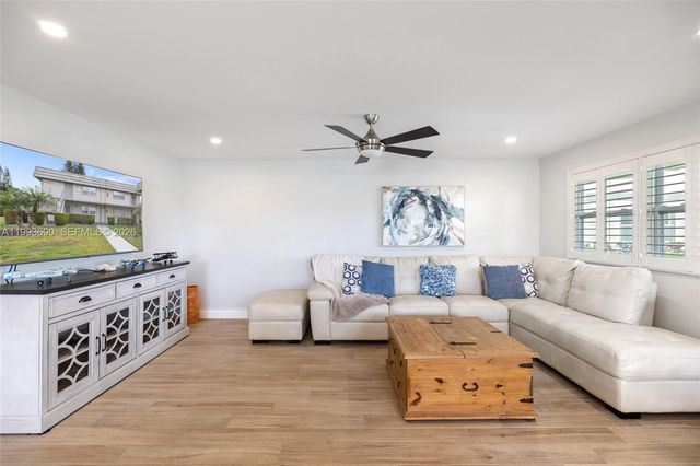 72 Monaco B 72, Delray Beach, FL 33446