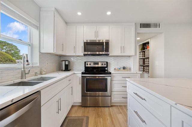 72 Monaco B 72, Delray Beach, FL 33446