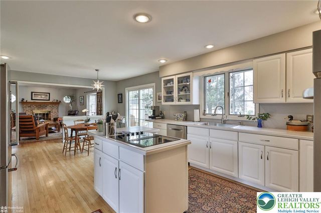 3277 Marchant Drive, Bethlehem City, PA 18017