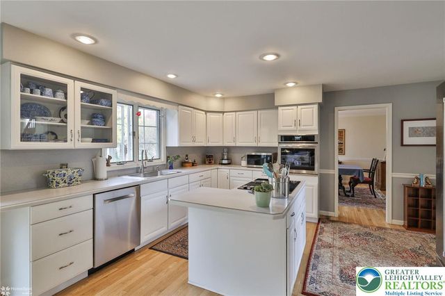3277 Marchant Drive, Bethlehem City, PA 18017