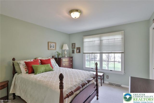 3277 Marchant Drive, Bethlehem City, PA 18017