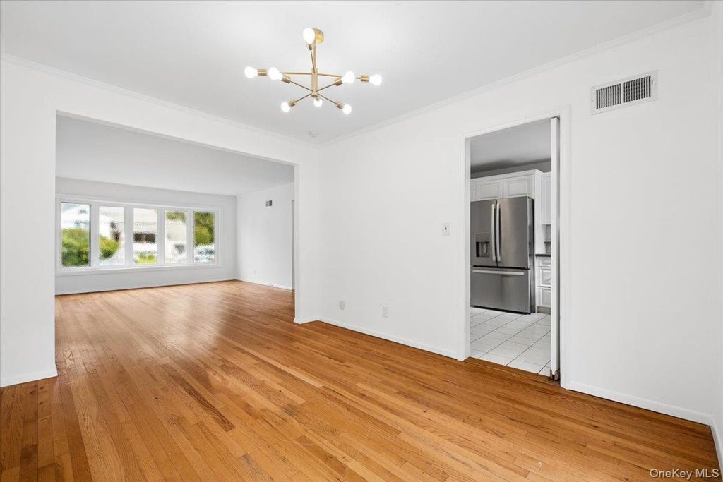 21 Primrose Avenue, Scarsdale, NY 10583 — photo 4