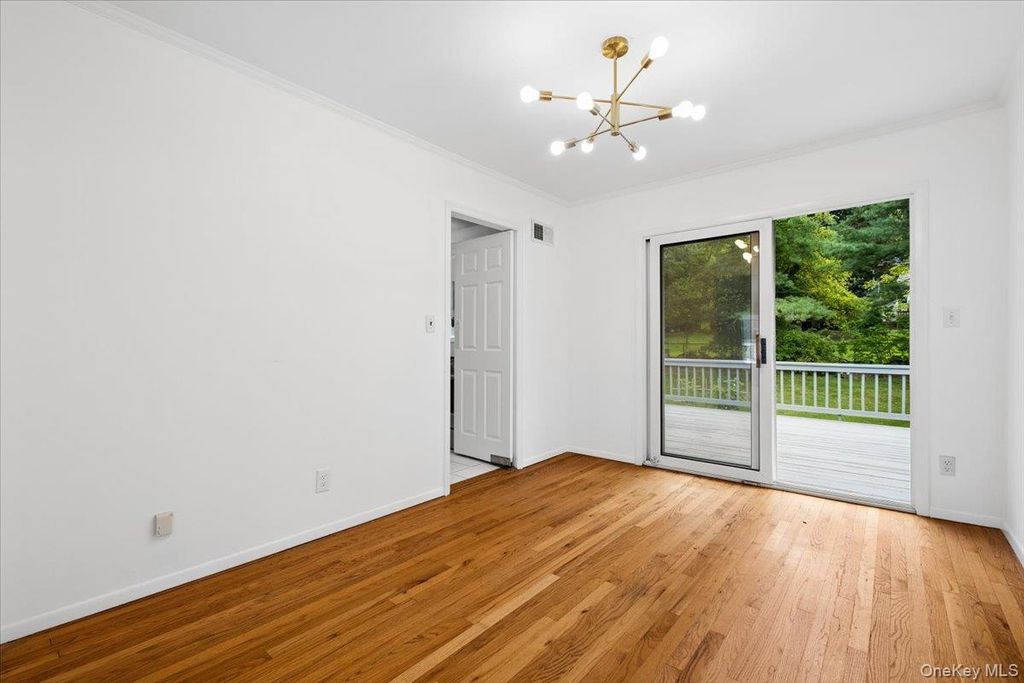 21 Primrose Avenue, Scarsdale, NY 10583 — photo 5