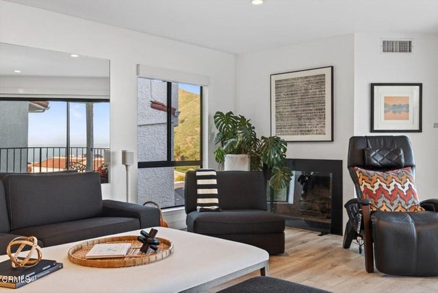 911 Vallecito Drive, Ventura, CA 93001