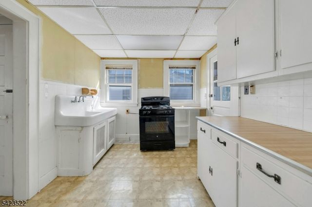 1136 Thornton Ave, Plainfield City, NJ 07060