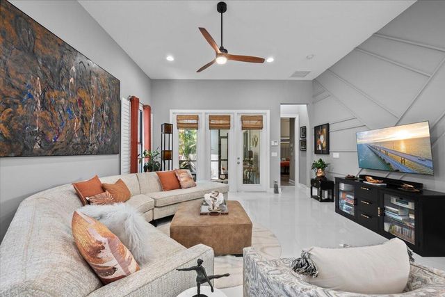 7041 Edison Place, Palm Beach Gardens, FL 33418