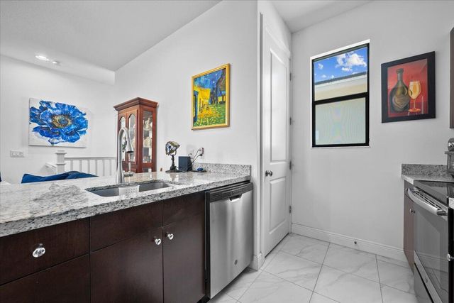 7041 Edison Place, Palm Beach Gardens, FL 33418