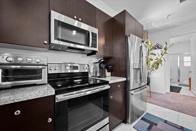 7041 Edison Place, Palm Beach Gardens, FL 33418