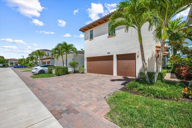 7041 Edison Place, Palm Beach Gardens, FL 33418
