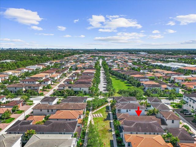 7041 Edison Place, Palm Beach Gardens, FL 33418