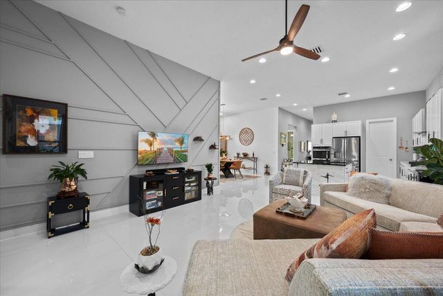 7041 Edison Place, Palm Beach Gardens, FL 33418