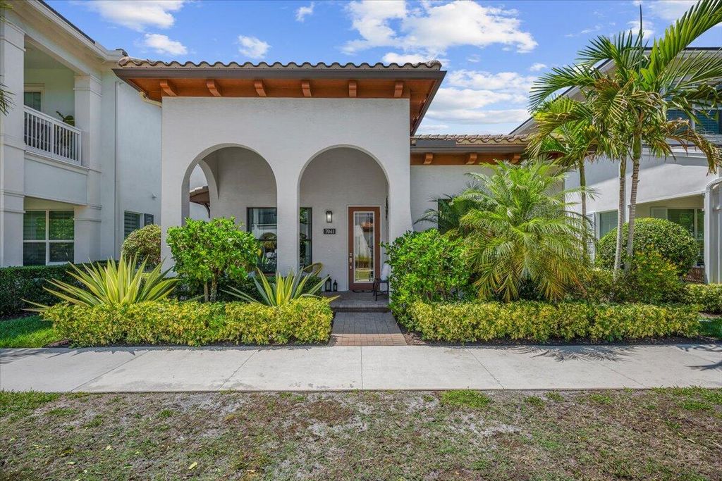 7041 Edison Place, Palm Beach Gardens, FL 33418