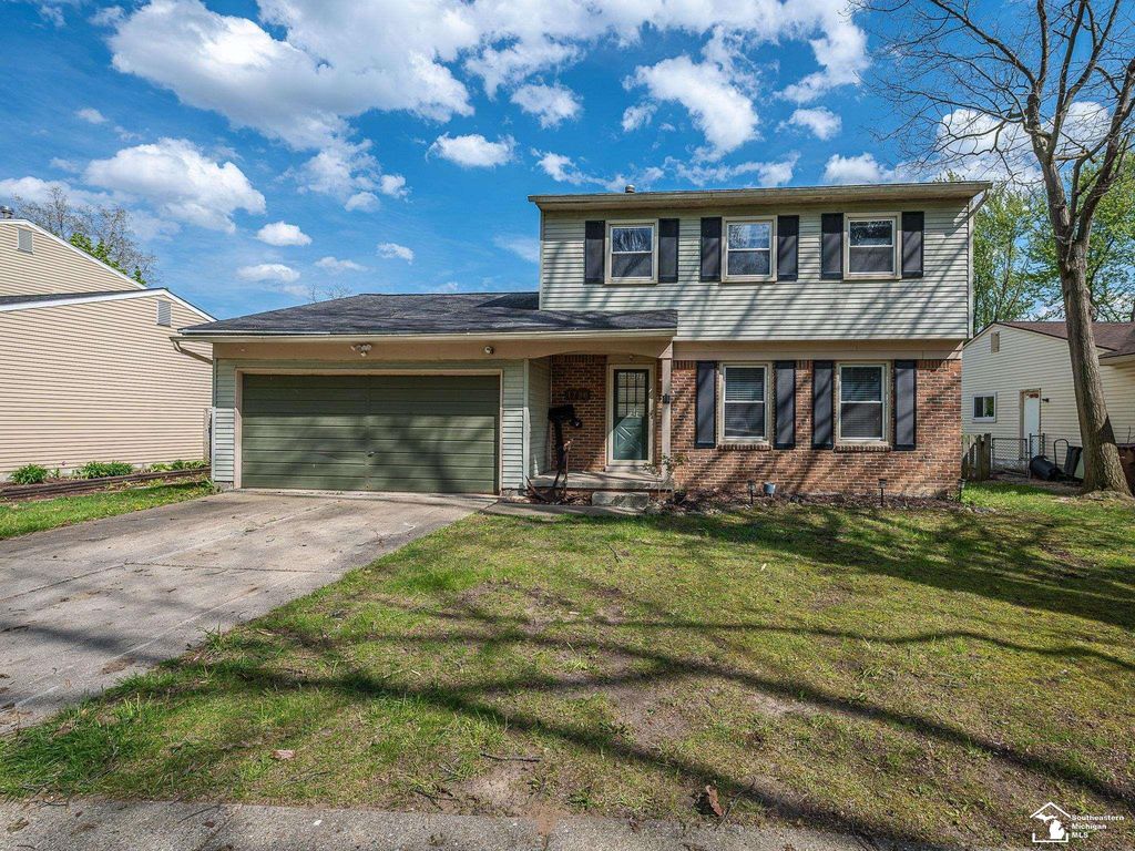 1790 Hamlet Drive, Ypsilanti, MI 48198