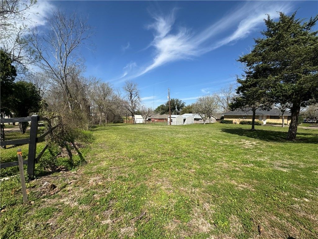 0 N Drumm, Brenham, TX 77833